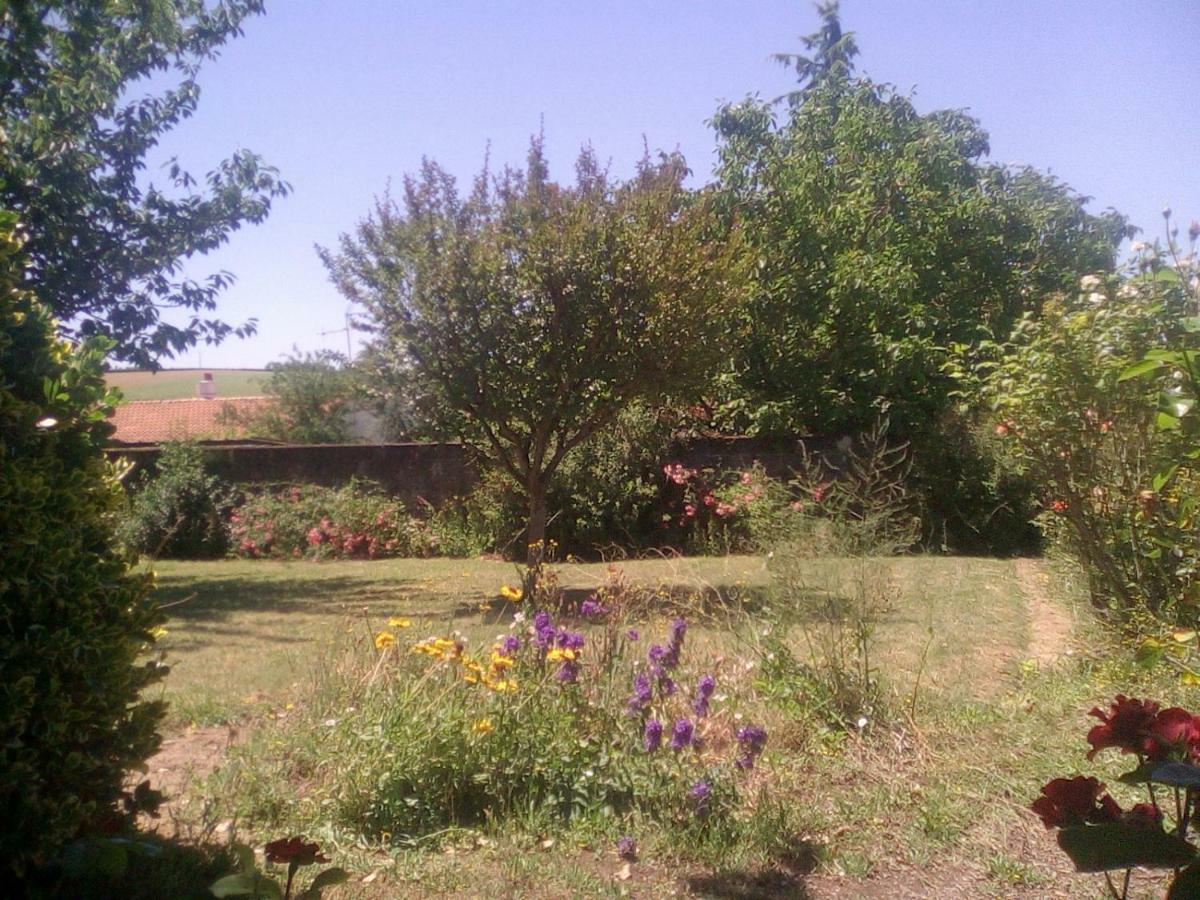 Le Gîte de Réaumur Exterior foto